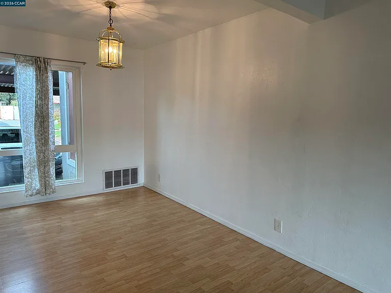89 Villa Cir — Photo 11