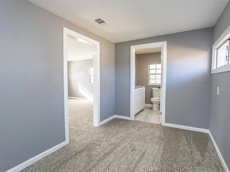 1309 Magnolia St — Photo 11