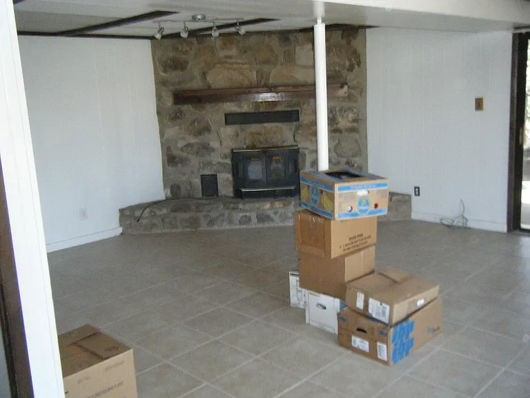 1466 Johnathan Dr — Photo 9