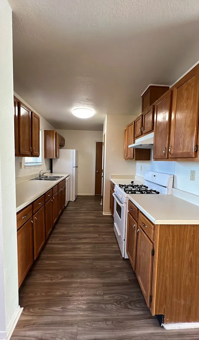 4 bed, 2.5 bath, 1615 sqft, $2,265 — Photo 3