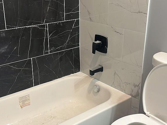 4th image of 206 S Harrison St #32
