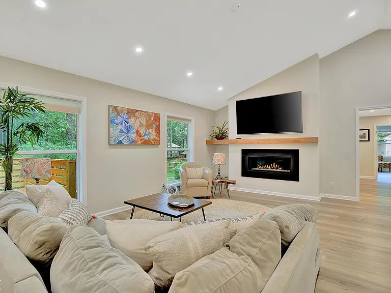 213 Oakmount Dr #FURNISHED — Photo 5