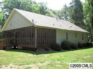 320 Sugar Loaf Rd, Troy, NC 27371