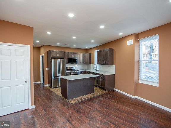 3rd image of 1747 N Wilton St