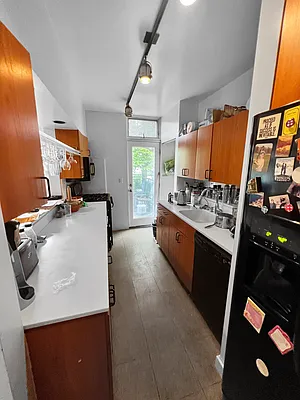 Rented by Compass | media 25