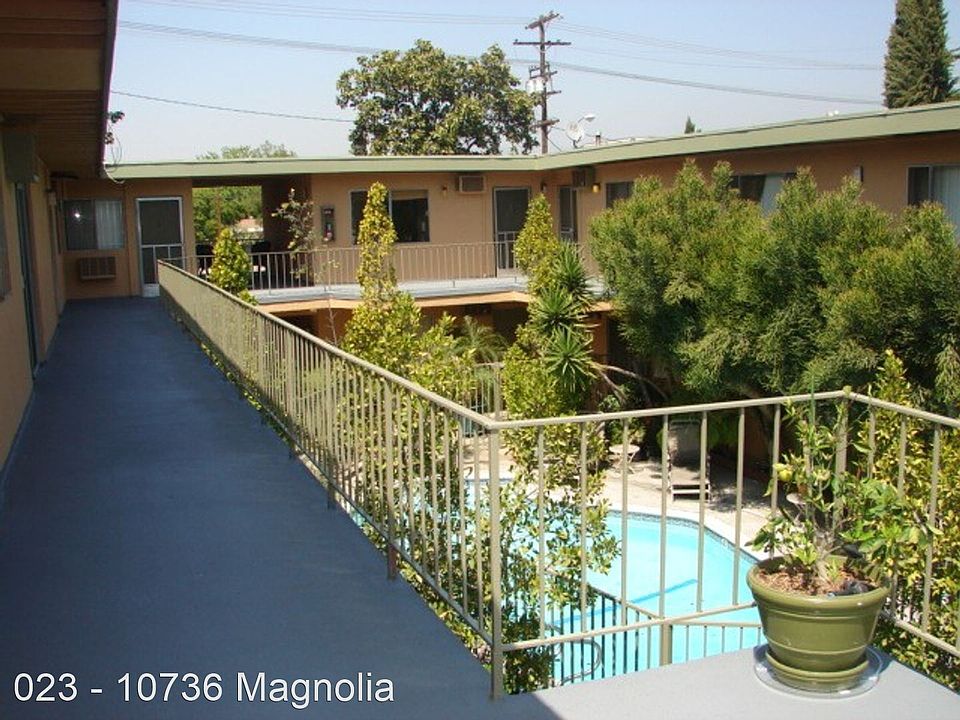 1st image of 10736 Magnolia Blvd #9