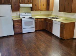 315 E Broadway Ave APT B1, Montesano, WA 98563