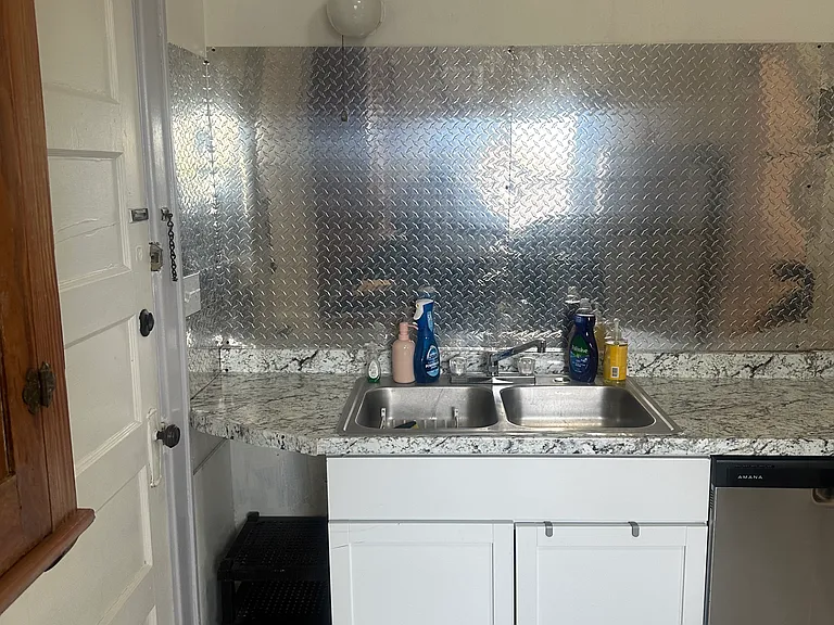 48 State St #C — Photo 24