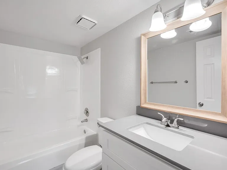 Zoom Apartments — Photo 12