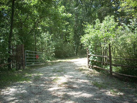 4th image of 995 County Road 1154