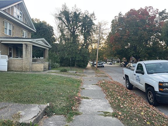 4th image of 1353 1353 1/2 Charleston Ave