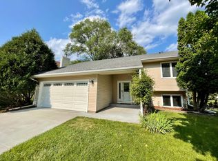 7243 Divinity Ln, Eden Prairie, MN 55346