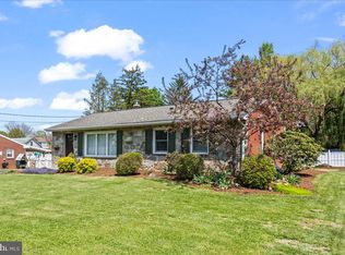 6281 Carpenter St, East Petersburg, PA 17520