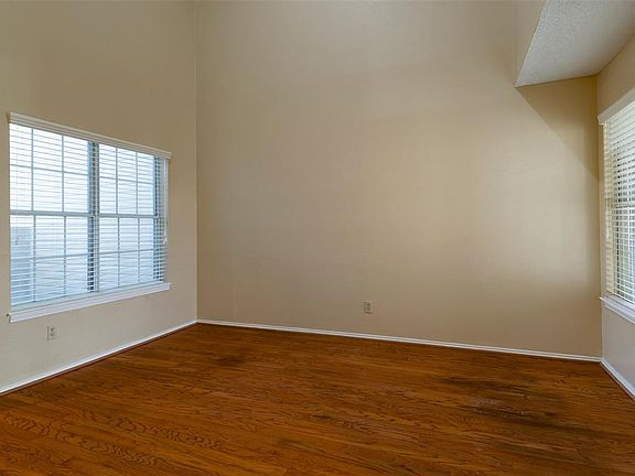 5th image of 714 Creekwood Dr
