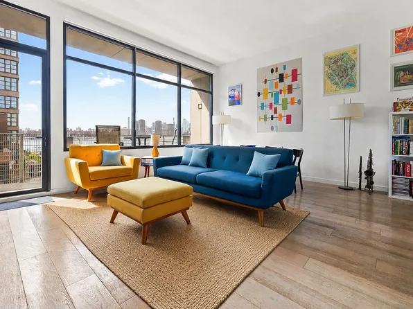 160 West St, Brooklyn, NY 11222