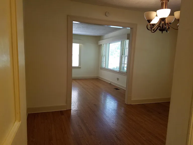 607 Crestland Ave — Photo 2