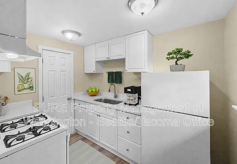 15501 Grant Ave SW #3 — Photo 1