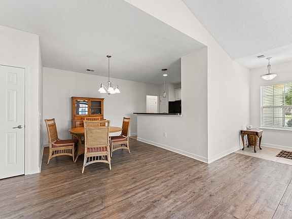 4th image of 483 Deerfield Links Dr.