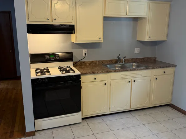 1209 Jackson St, Rockford, IL 61107