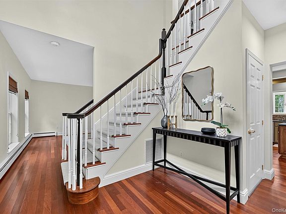3rd image of 22 Indian Wells Road
