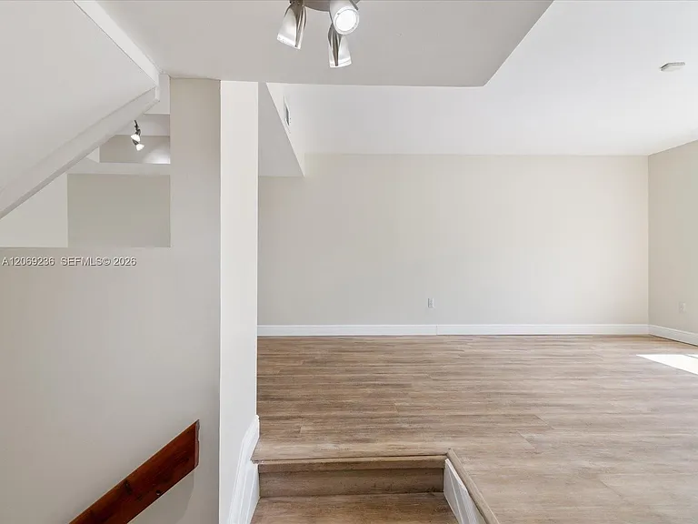 390 NW 86th Pl #201 — Photo 4