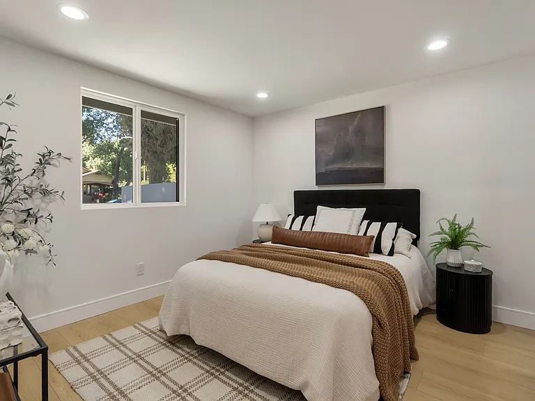 2706 S Cochran Ave — Photo 15