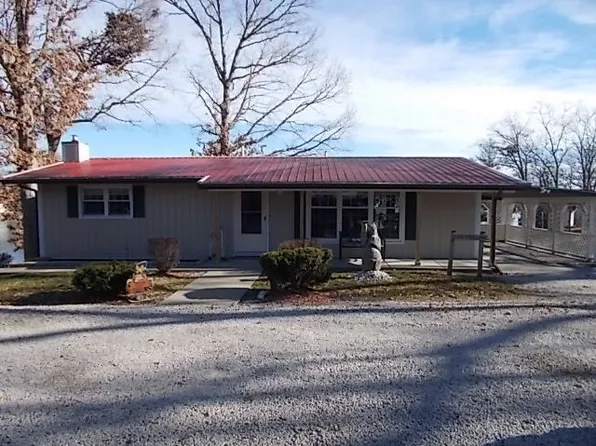 16 Oak Tree Ln, Pana, IL 62557