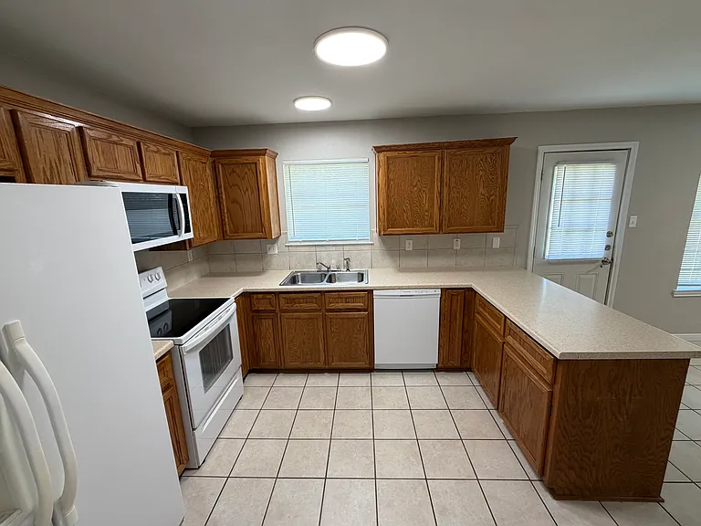 1422 Shoshoni Trl #B — Photo 6