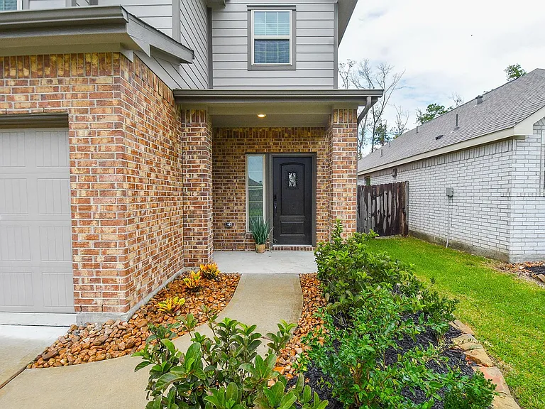 22707 Bolanzo Ln — Photo 2