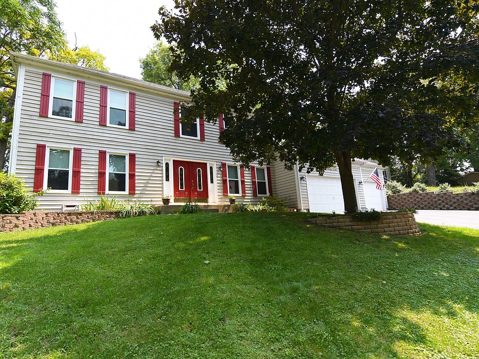 1st image of 37 Hillcrest Ave