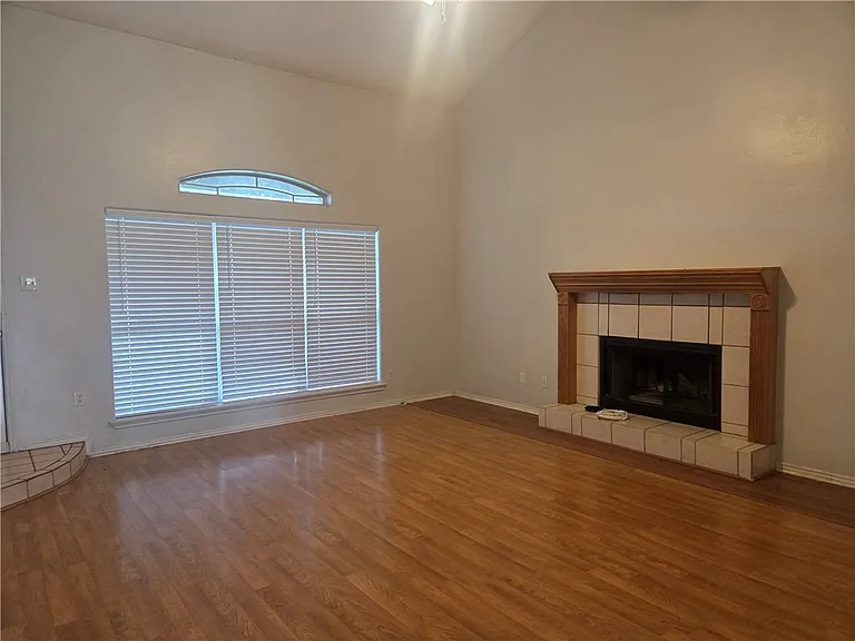 5218 Lethaby Dr — Photo 2