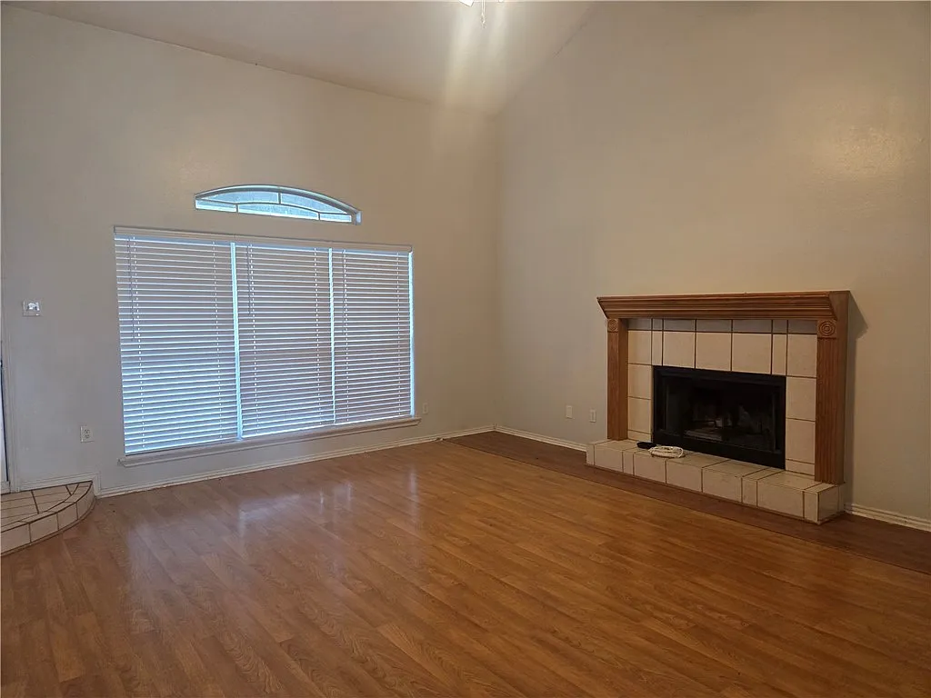 Building Photo - 5218 Lethaby Dr
