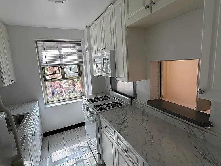 69-02B 186th Ln #2A — Photo 1