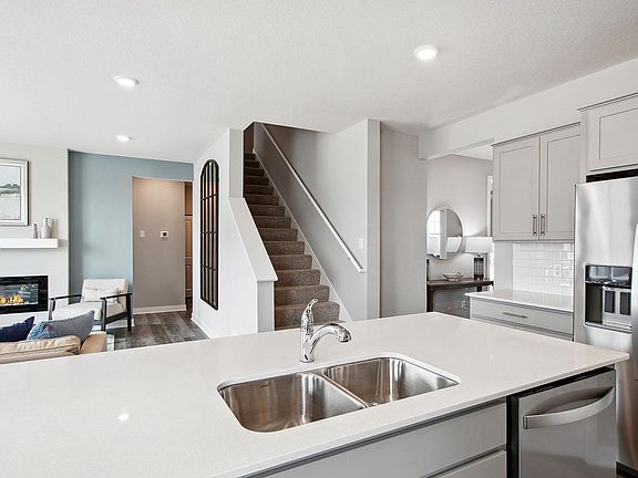 4th image of 23793 Ashbury Dr