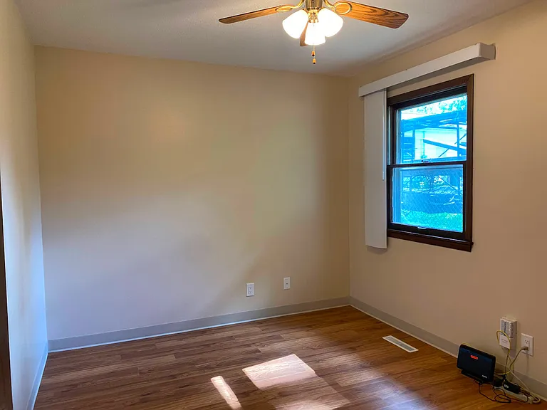 329 E 7th St #5 — Photo 7