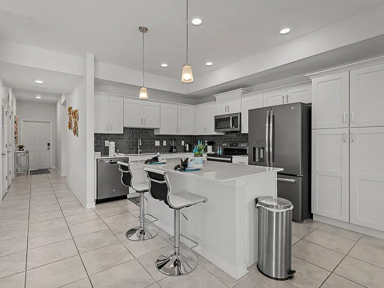 Paradox Cir — Photo 19