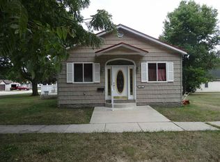 1001 S 4th St, Oregon, IL 61061