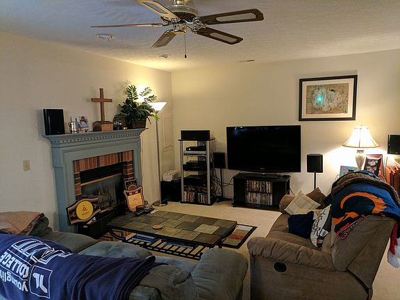 2nd image of 1028 Sherwood Ct