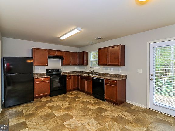 4th image of 7103 Tanger Blvd