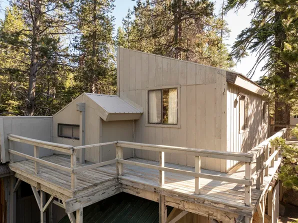 125 S Yuba Dr, Soda Springs, CA 95728