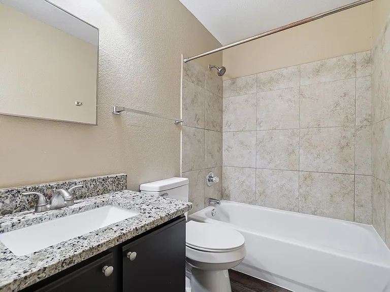 151 McLennan Oak — Photo 23