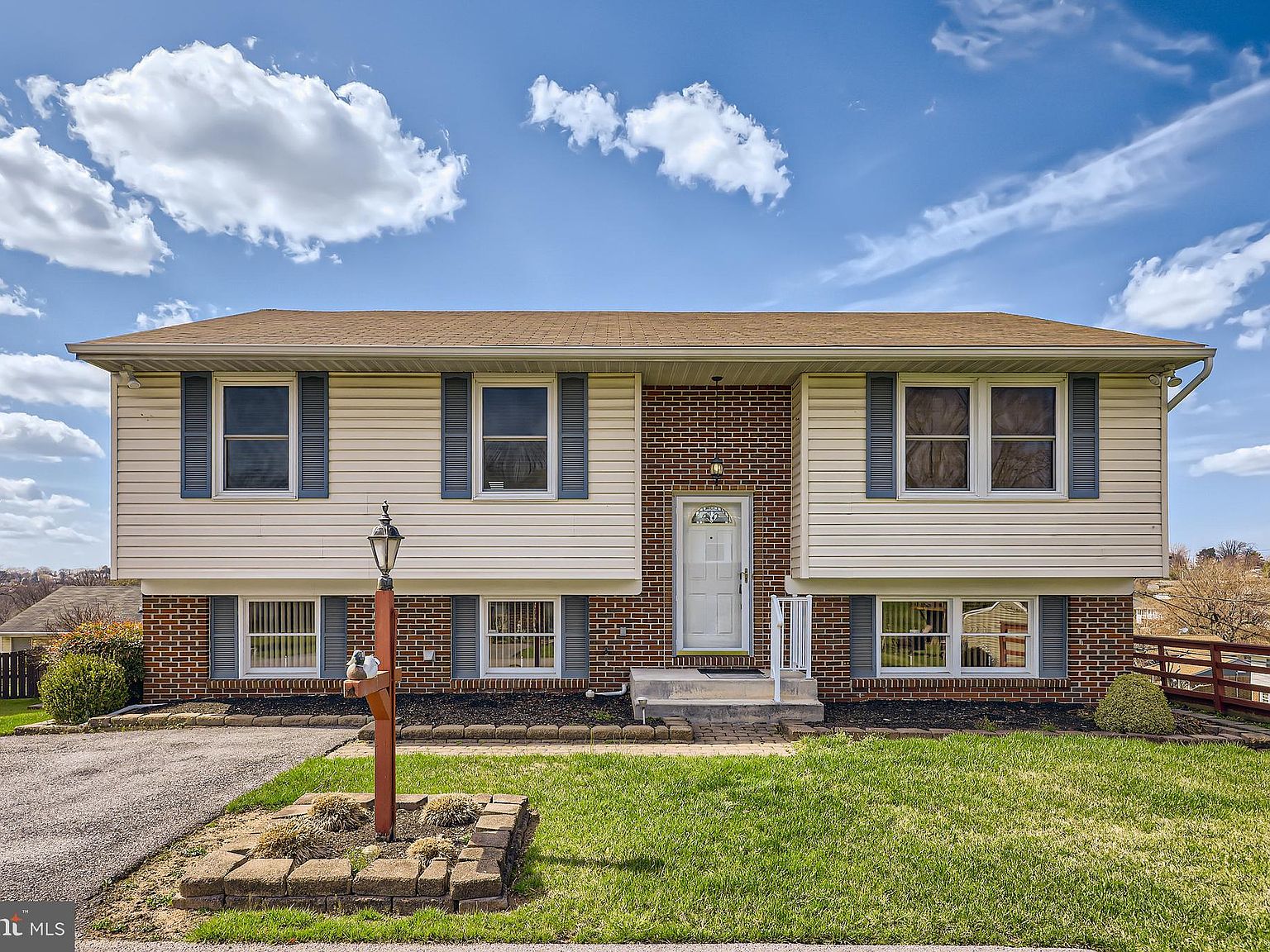 1211 Roxboro Rd, Rosedale, MD 21237 | Zillow