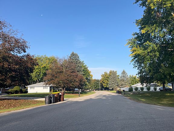 4th image of 851 Windfield Ln