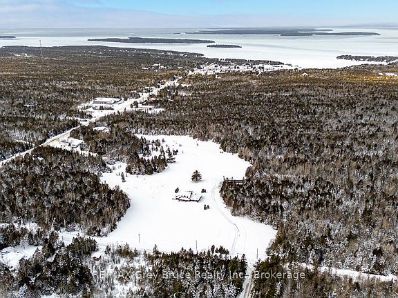 2nd image of 33 Dunks Bay Rd