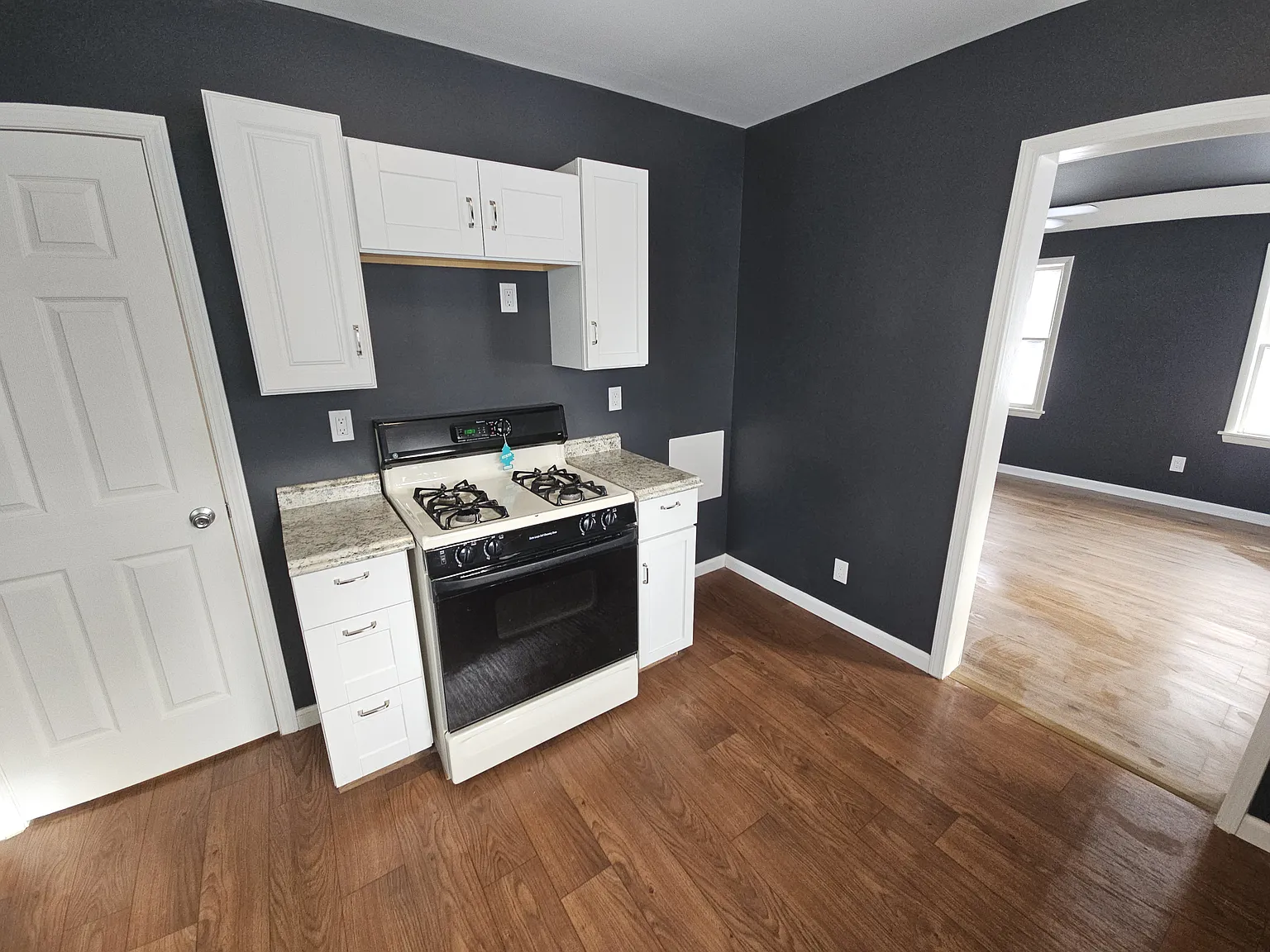 2 bed, 844 sqft, $1,200 — Photo 4