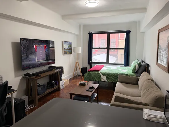 160 West 73rd Street image 3 of 9