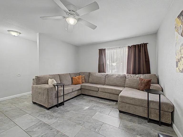 8932 N 56th Dr — Photo 10