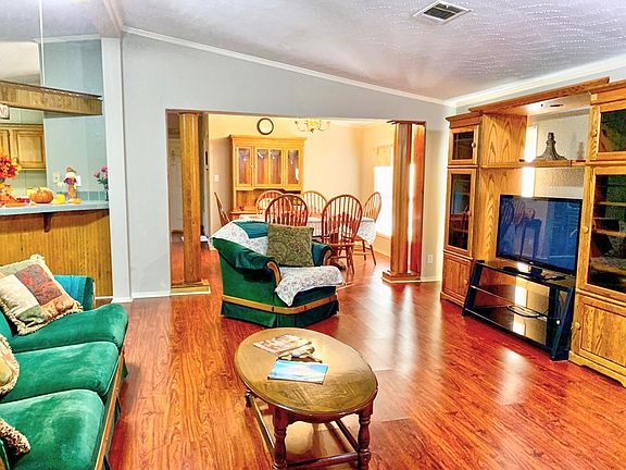 2nd image of 156 Honeysuckle Ln
