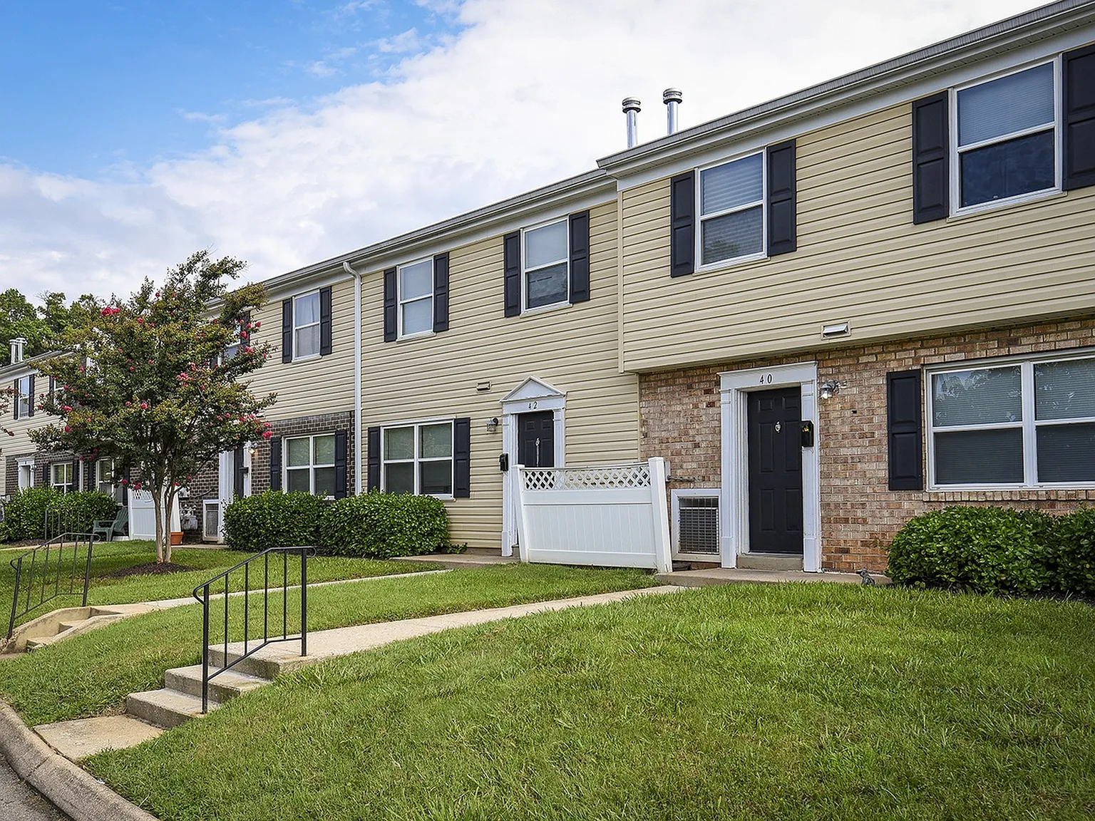 Middle River Townhomes — Photo 3
