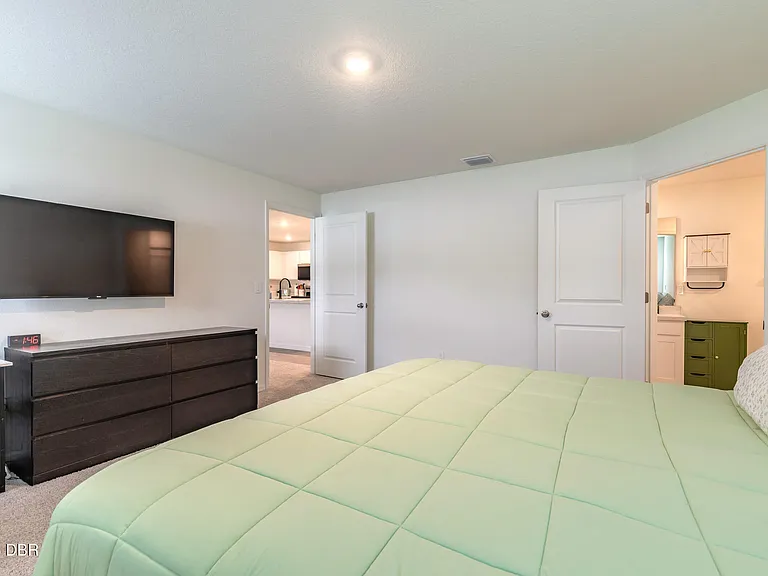 11 Ruth Dr — Photo 8